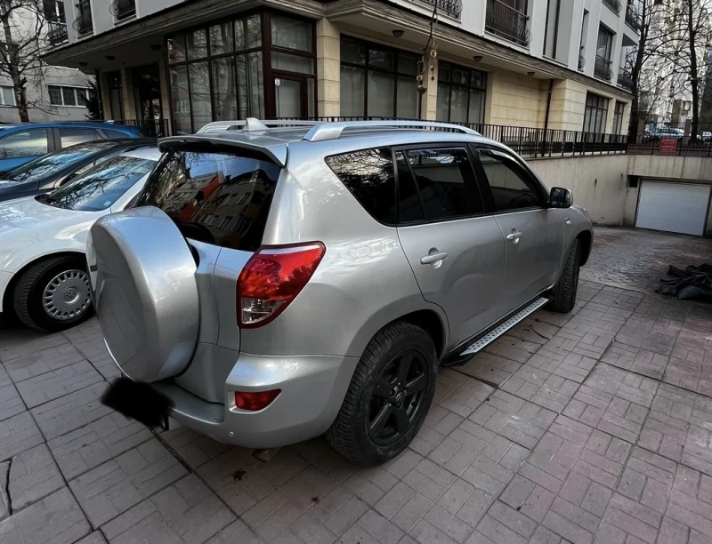 Toyota Rav4, снимка 6 - Автомобили и джипове - 49171493