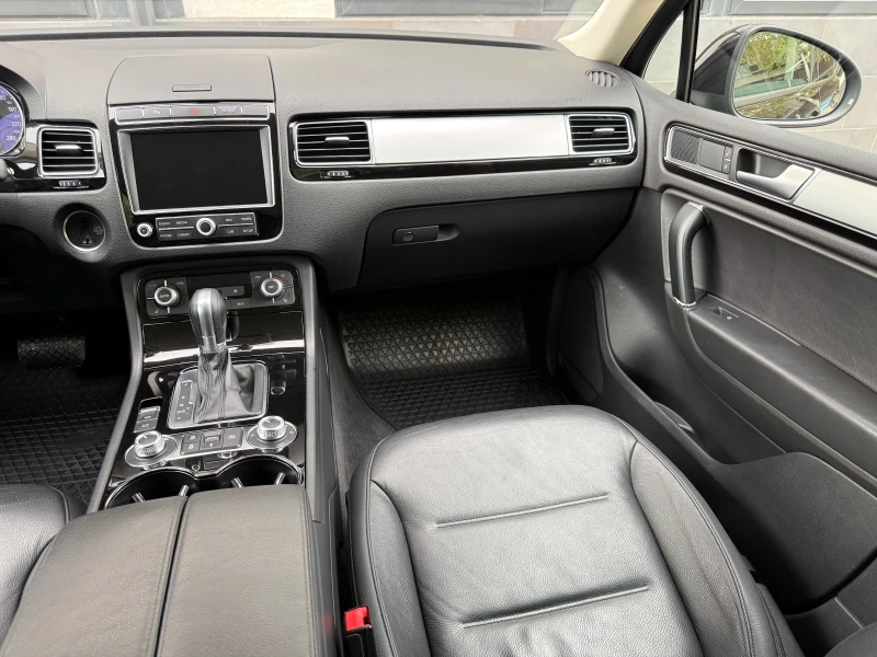 VW Touareg N1, снимка 15 - Автомобили и джипове - 52390133