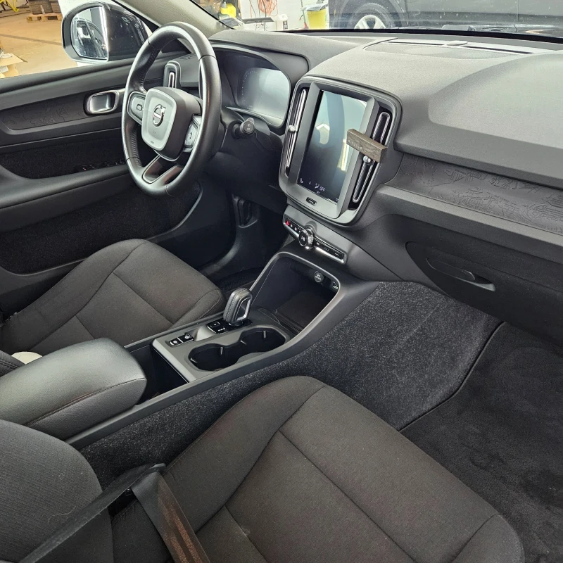 Volvo XC40, снимка 7 - Автомобили и джипове - 52565627