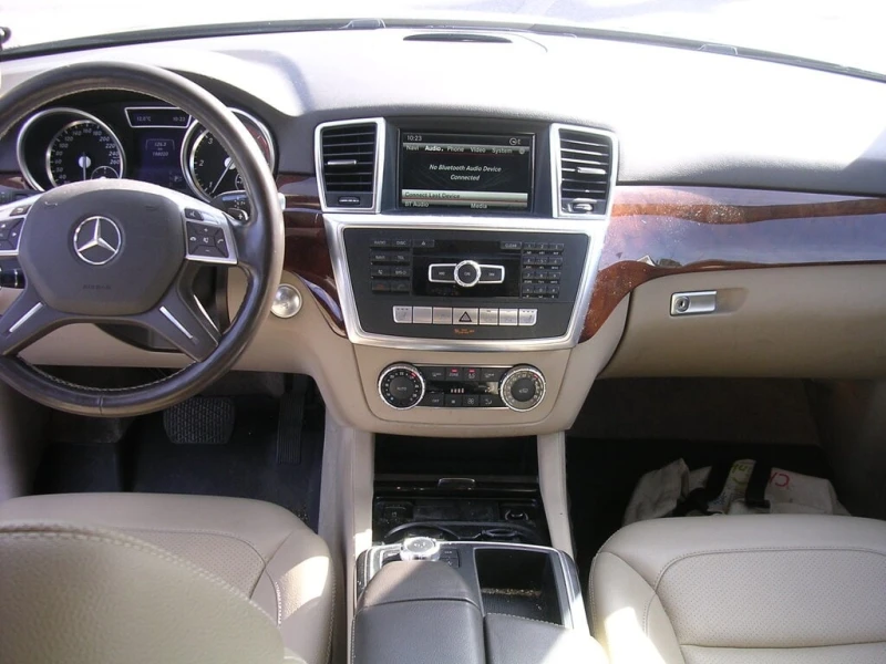 Mercedes-Benz ML * 4MATIC 4dr 350 BlueTEC NEW TIRES NEW BRAKES * CA, снимка 9 - Автомобили и джипове - 52929798