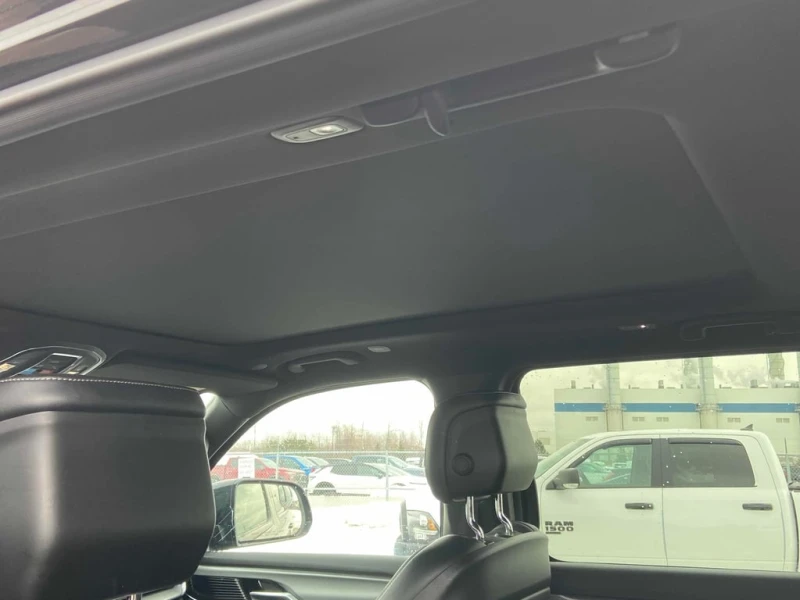 Jeep Grand Wagoneer * Series II Carbide * CARFAX * ЦЕНА ДО БГ, снимка 10 - Автомобили и джипове - 53469522