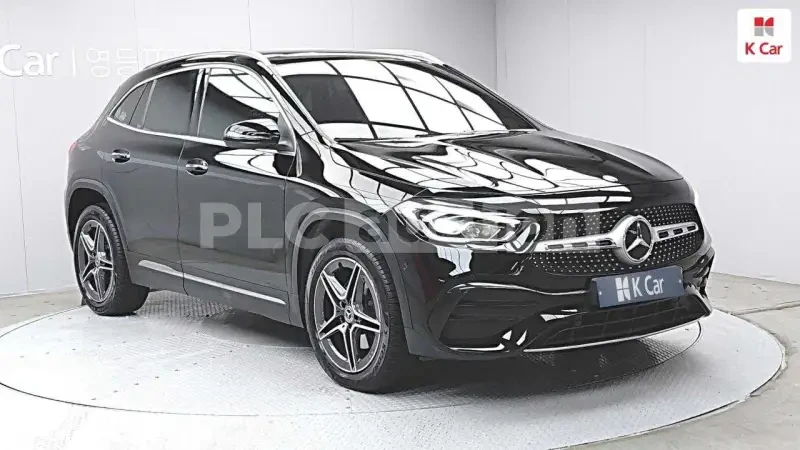 Mercedes-Benz GLA 250 4matic| DISTRONIC| КАМЕРА| ПОДГРЕВ| ВКЛ. ТЕХНОТЕСТ, снимка 3 - Автомобили и джипове - 54478722