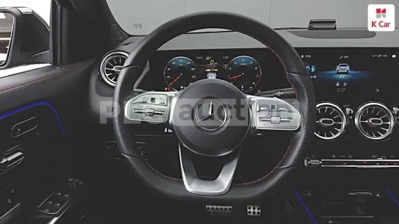 Mercedes-Benz GLA 250 4matic| DISTRONIC| КАМЕРА| ПОДГРЕВ| ВКЛ. ТЕХНОТЕСТ, снимка 11 - Автомобили и джипове - 54478722