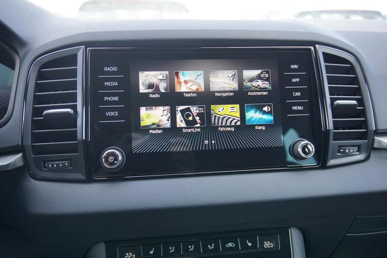 Skoda Karoq 1.5TSI/150HP/SELECT/DSG/AHK/CAM/NAVI/CPLAY/261q, снимка 10 - Автомобили и джипове - 54429145