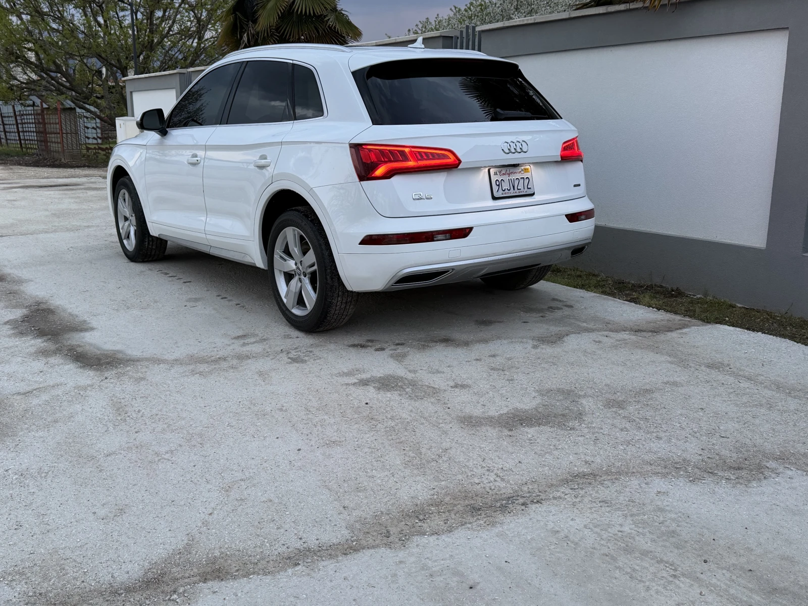 Audi Q5 Premium, снимка 4 - Автомобили и джипове - 54512495