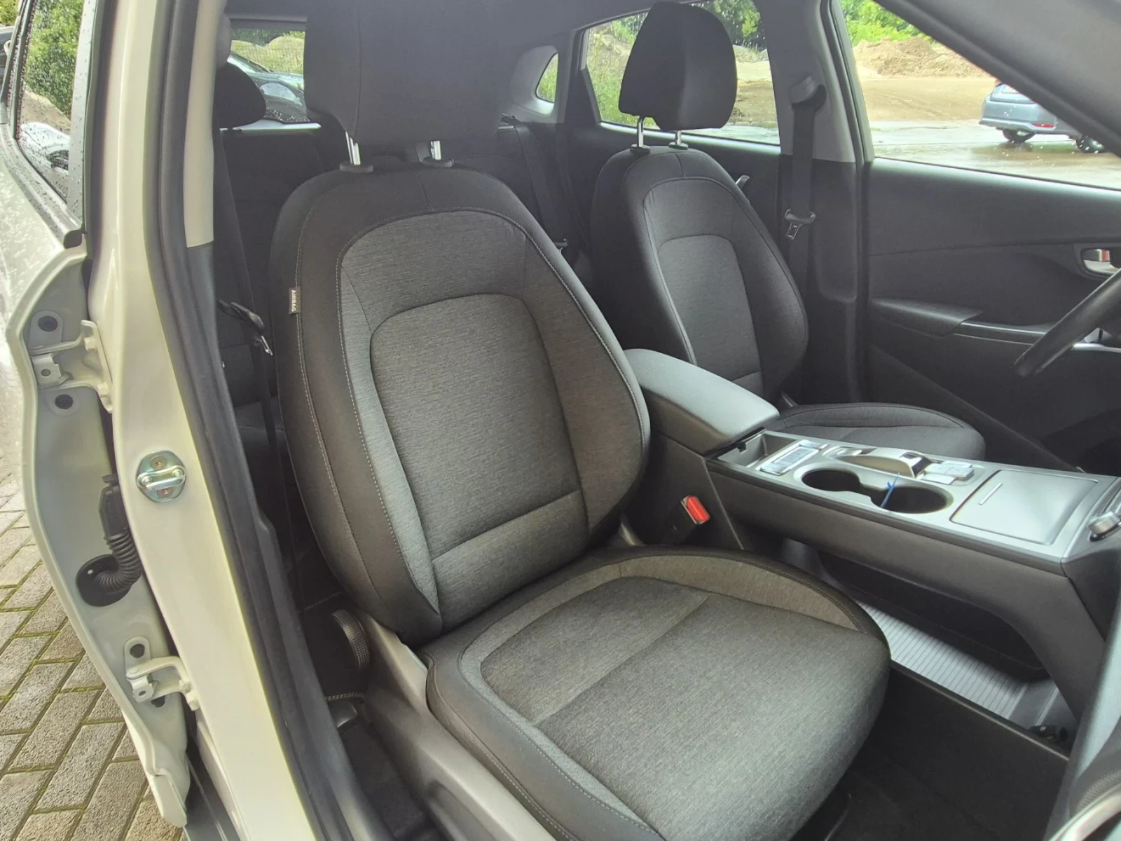 Hyundai Kona 42kw ГАРАНЦИОННА! Facelift , снимка 11 - Автомобили и джипове - 54680531