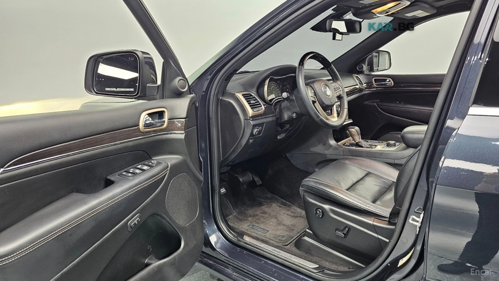 Jeep Grand cherokee OVERLAND 4X4 3.6 ОБДУХВАНЕ ВЪЗДУХ ПАНОРАМА , снимка 9 - Автомобили и джипове - 54961376