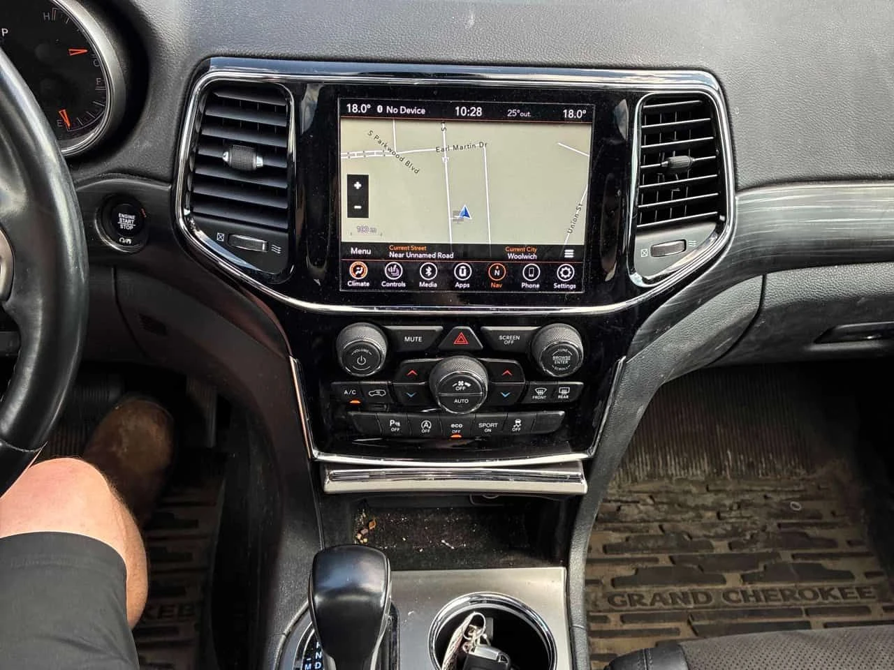 Jeep Grand cherokee * Altitude * КЛИП НА МОТОРА * ПРЕДСТАВИТЕЛСТВО, снимка 10 - Автомобили и джипове - 55221246