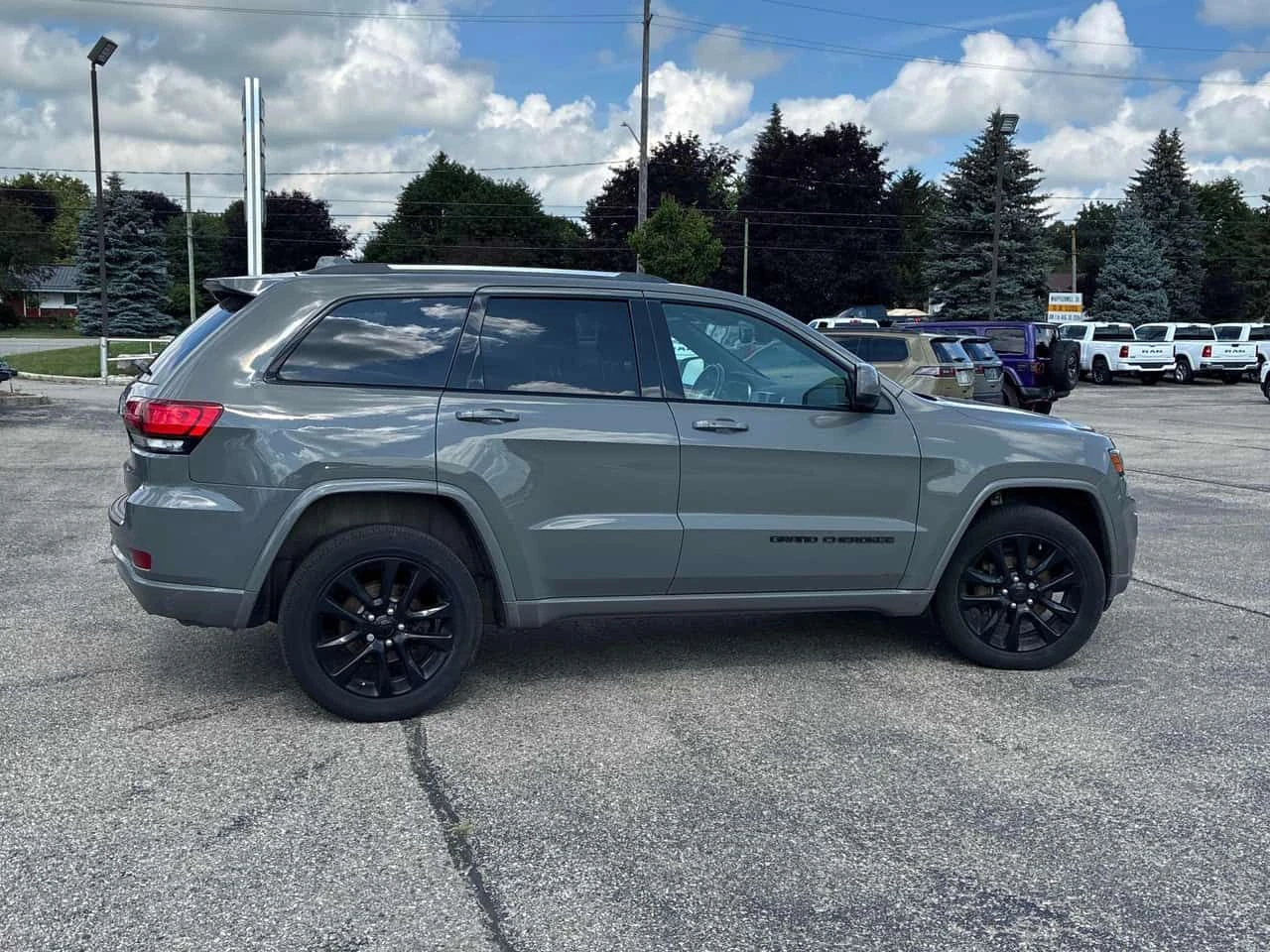 Jeep Grand cherokee * Altitude * КЛИП НА МОТОРА * ПРЕДСТАВИТЕЛСТВО, снимка 4 - Автомобили и джипове - 55221246