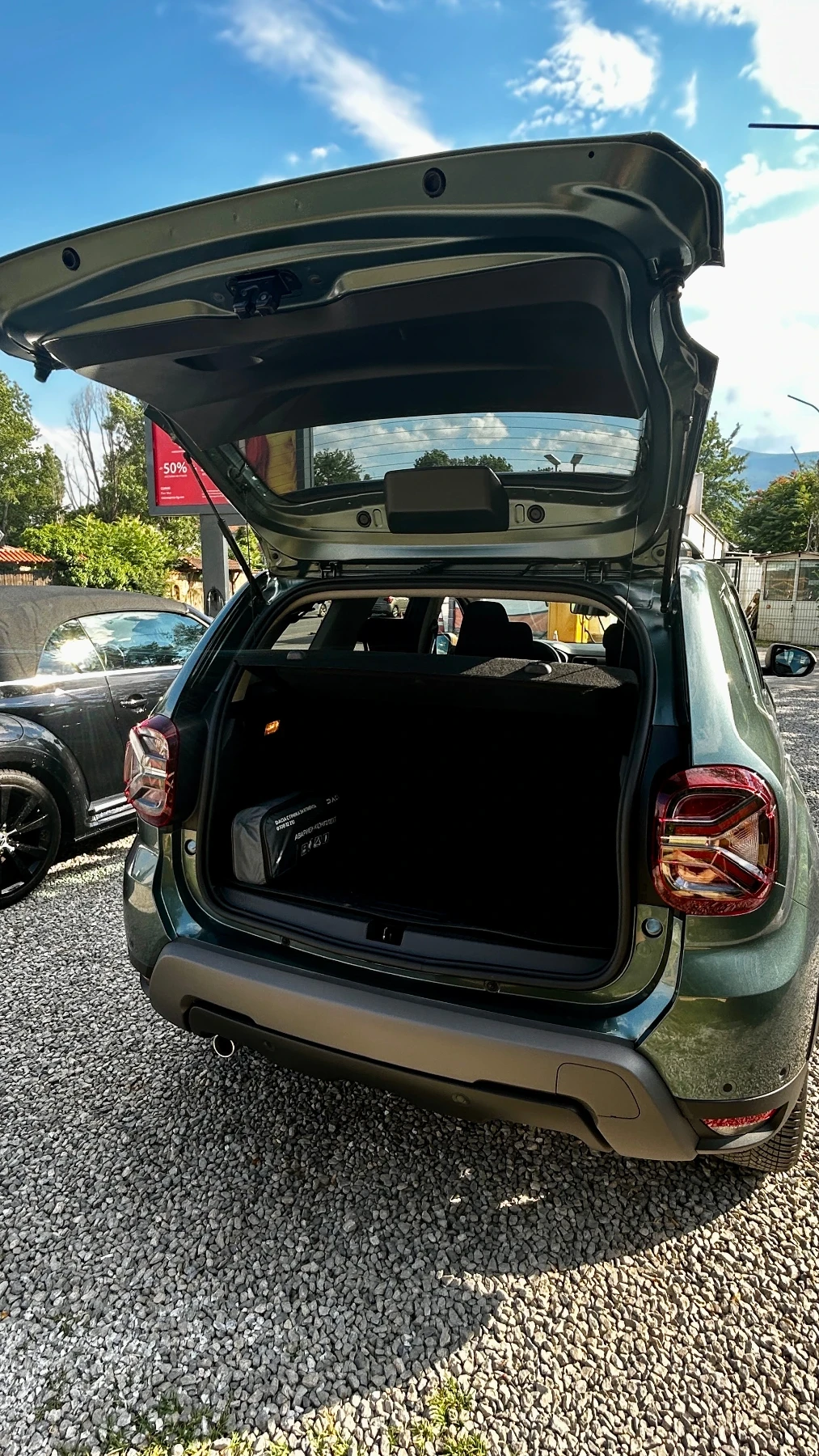 Dacia Duster, снимка 6 - Автомобили и джипове - 55302261