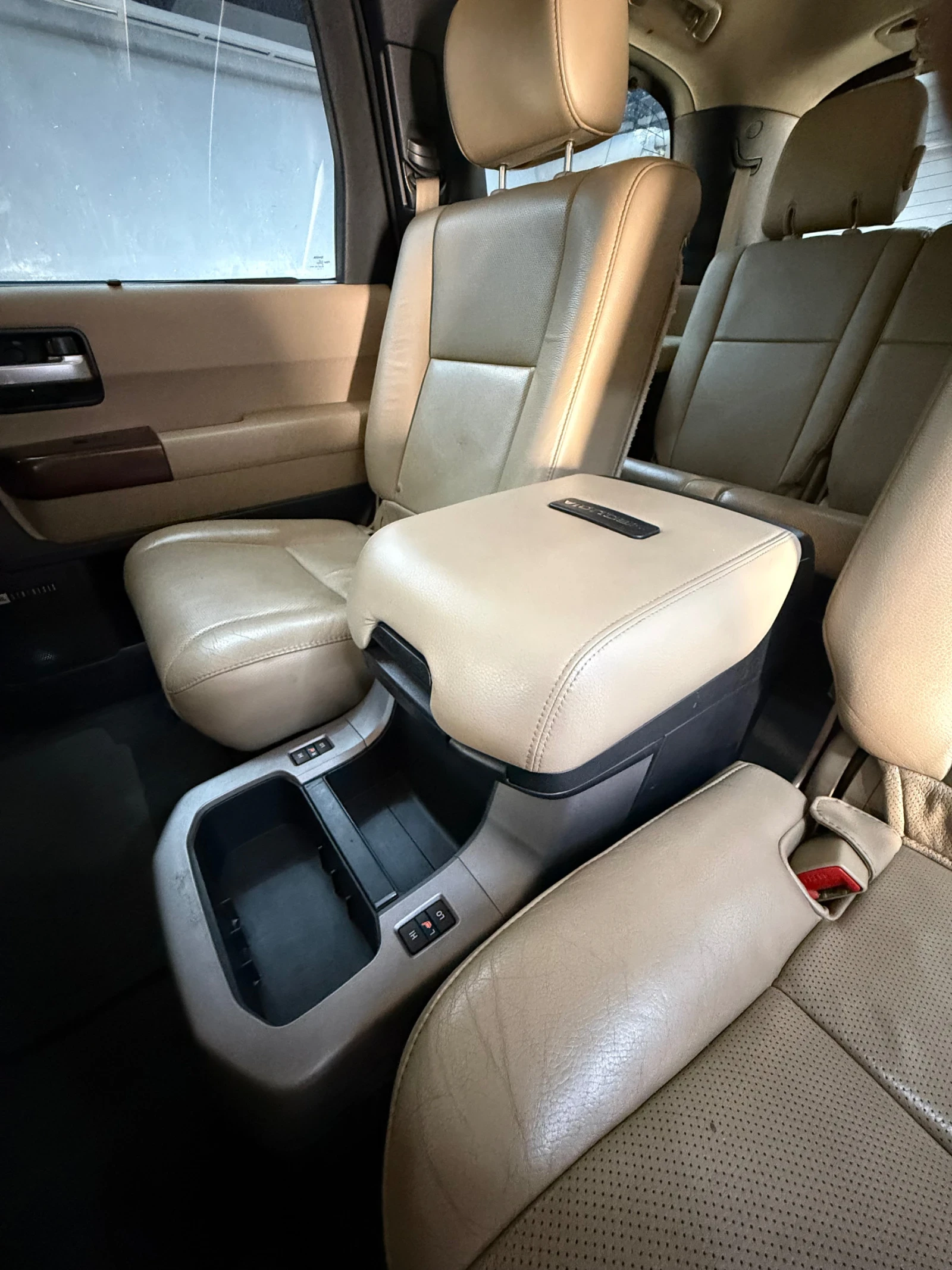 Toyota Sequoia Platinum, снимка 12 - Автомобили и джипове - 55989078