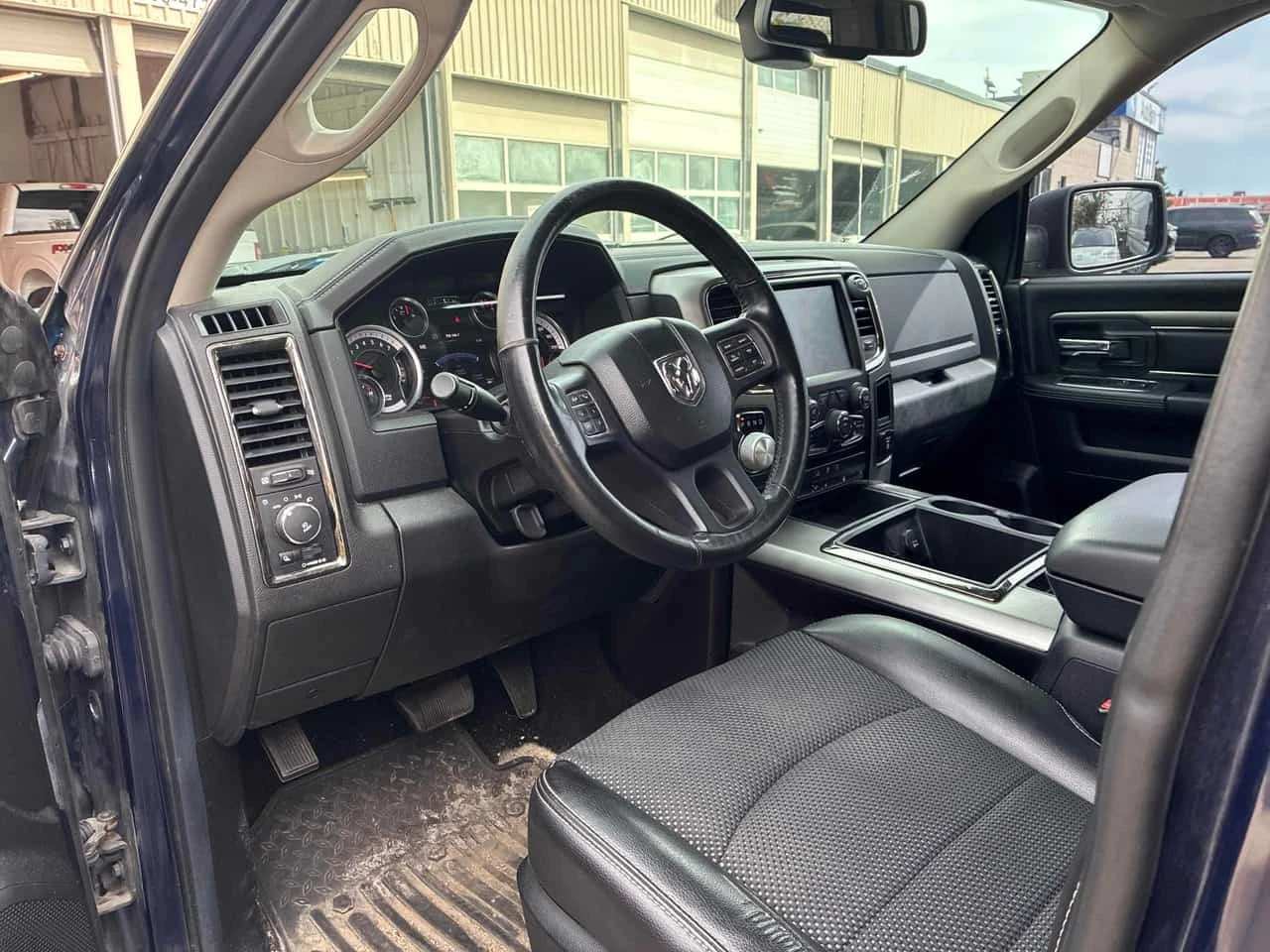 Dodge RAM 1500 * Sport * CARFAX * ��� ������������ ������ | Mobile.bg � ����������� 5