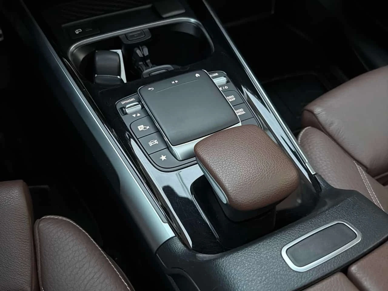 Mercedes-Benz GLB 250 250  CARFAX | Mobile.bg � ����������� 16