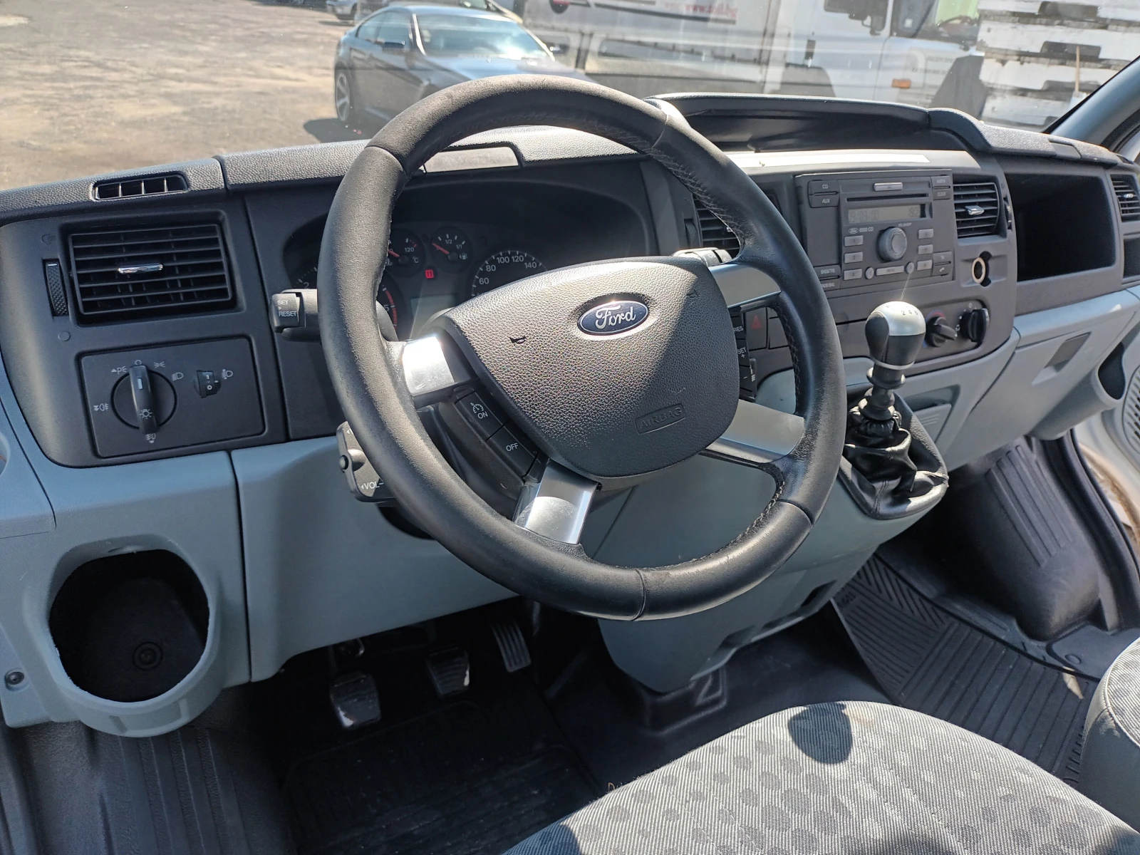 Ford Transit 2.2Tdci, снимка 11 - Бусове и автобуси - 54116301