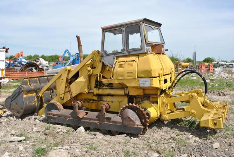 Булдозер Komatsu НА ЧАСТИ, снимка 11 - Индустриална техника - 32749219