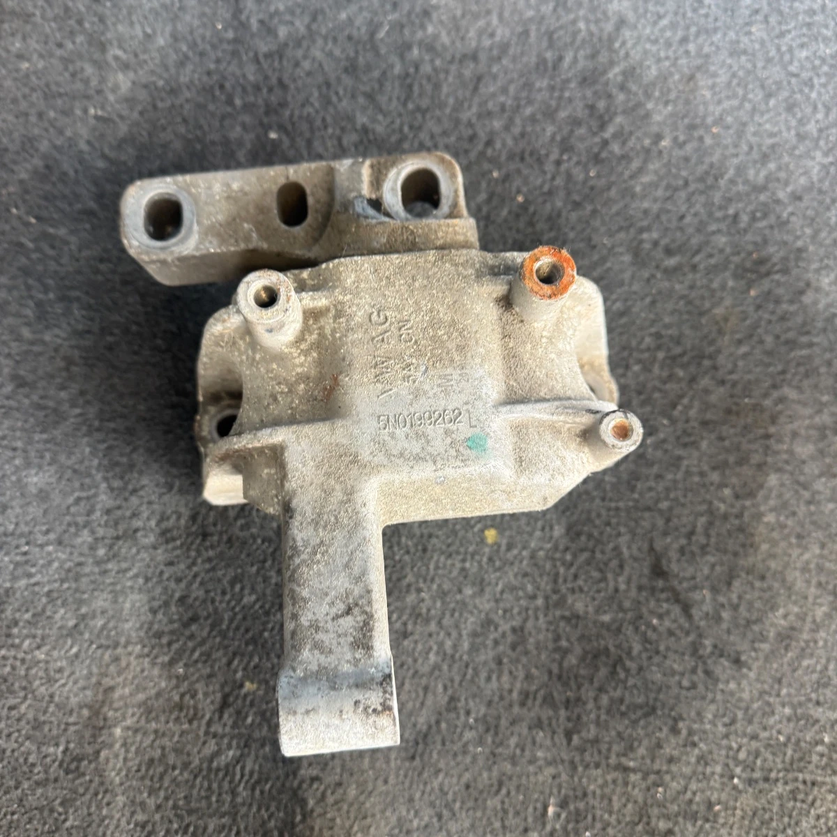 Десен тампон за двигателя Volkswagen Tiguan 5N Seat Alhambra Sharan 5N0199262L-4