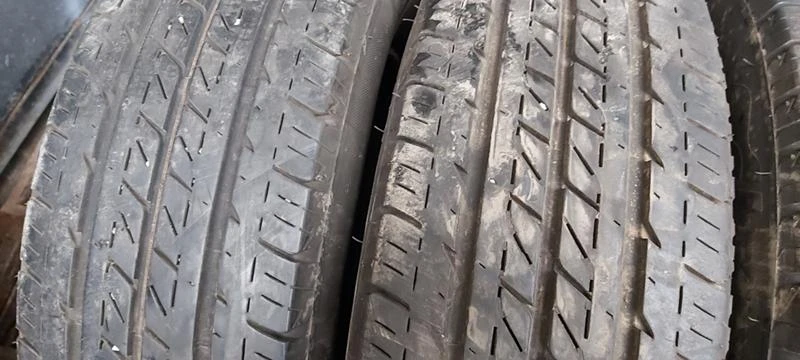 Гуми Летни 205/70R15, снимка 2 - Гуми и джанти - 32281939