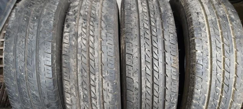 Гуми Летни 205/70R15, снимка 1 - Гуми и джанти - 32281939