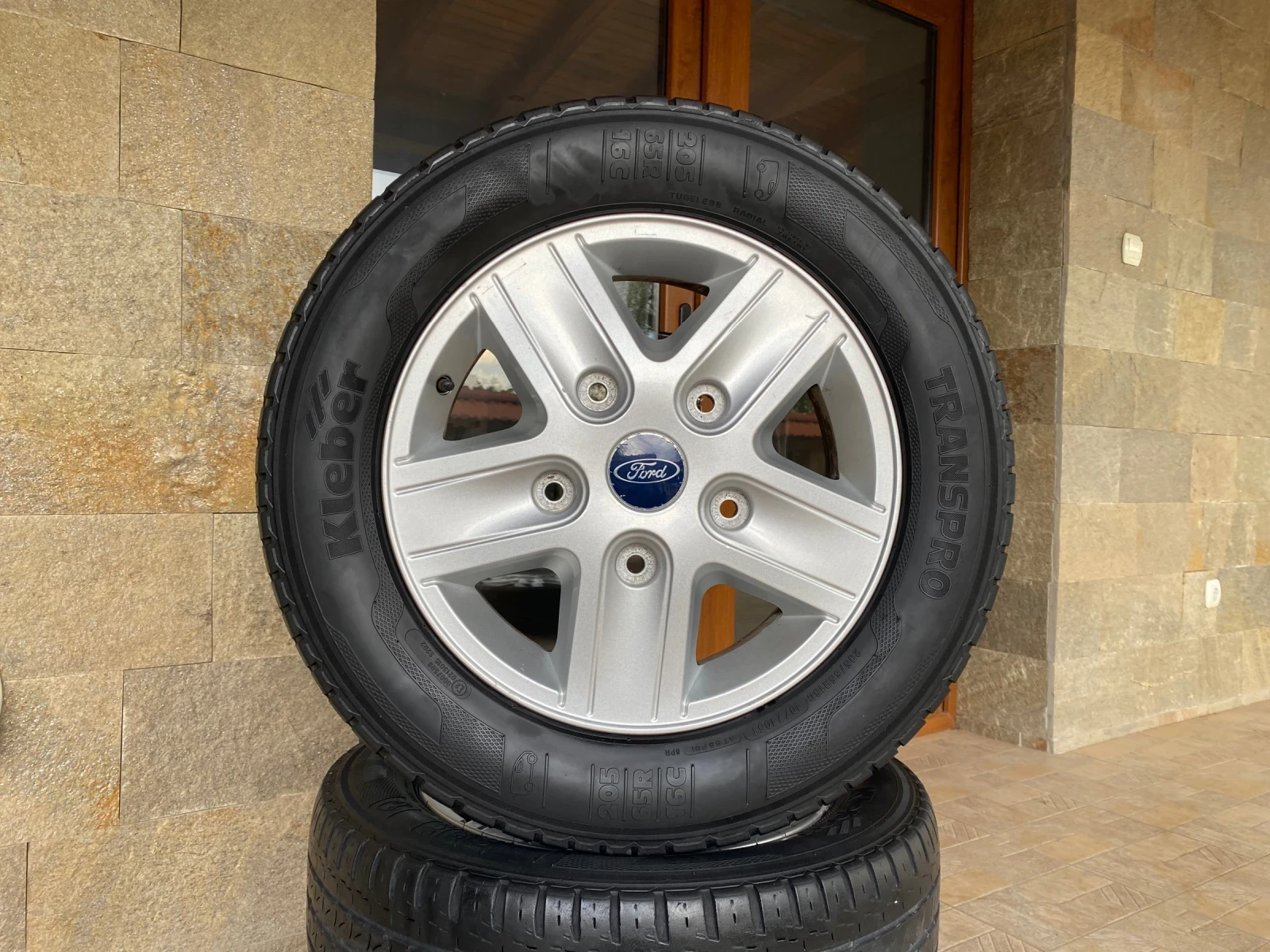 Гуми с джанти Kleber 205/65R16, снимка 2 - Гуми и джанти - 56245117