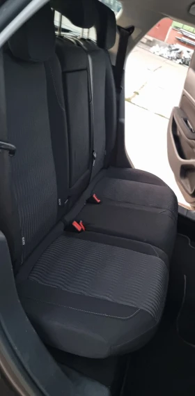 Peugeot 308 1.6 blue HDI Business Pack, снимка 12