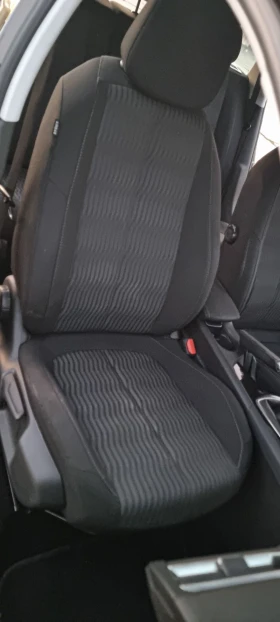 Peugeot 308 1.6 blue HDI Business Pack, снимка 8