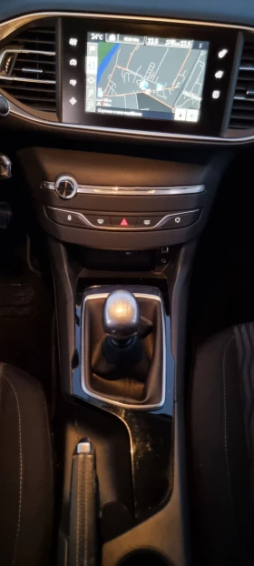 Peugeot 308 1.6 blue HDI Business Pack, снимка 11