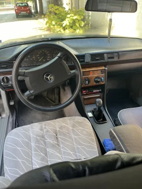 Mercedes-Benz 124, снимка 7