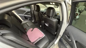 Toyota Avensis 2.0 152 к.с , снимка 10