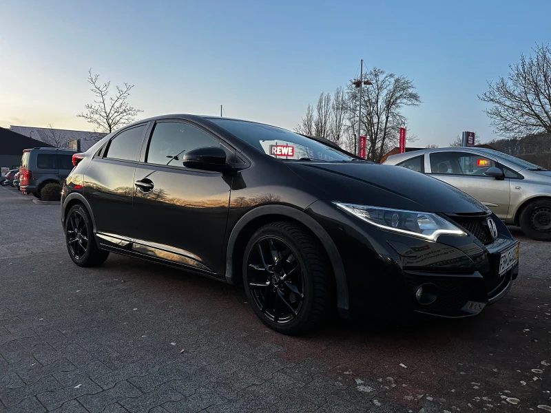 Honda Civic 1.8i Sport Facelift 94000км, Navi, Camera, снимка 15 - Автомобили и джипове - 47288353