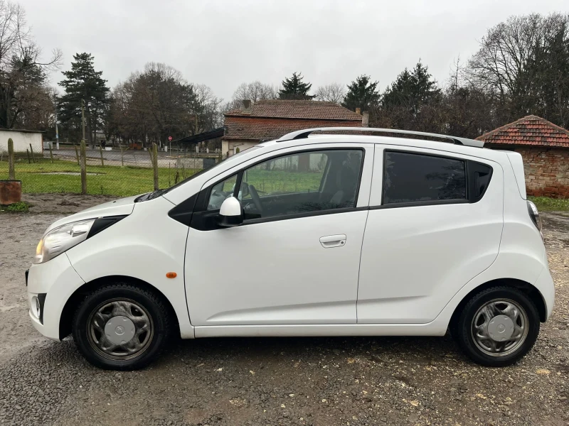 Chevrolet Spark, снимка 4 - Автомобили и джипове - 48272807