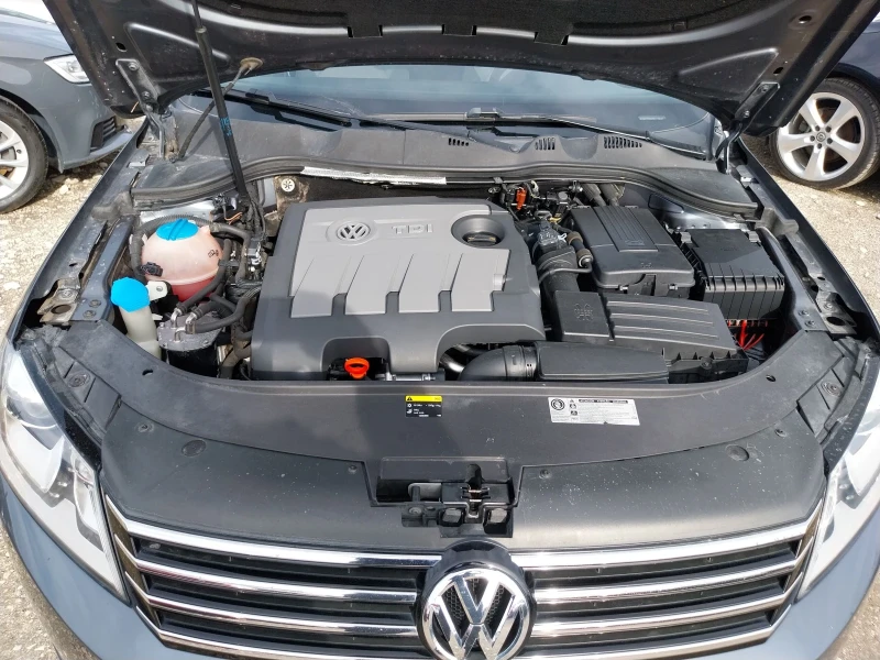 VW Passat 1.6 TDI/Bluemotion, снимка 15 - Автомобили и джипове - 48584805