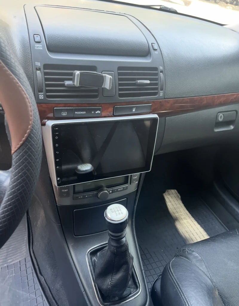 Toyota Avensis 2броя Навигация Рядка Версия със Всички Екстри , снимка 9 - Автомобили и джипове - 52046214