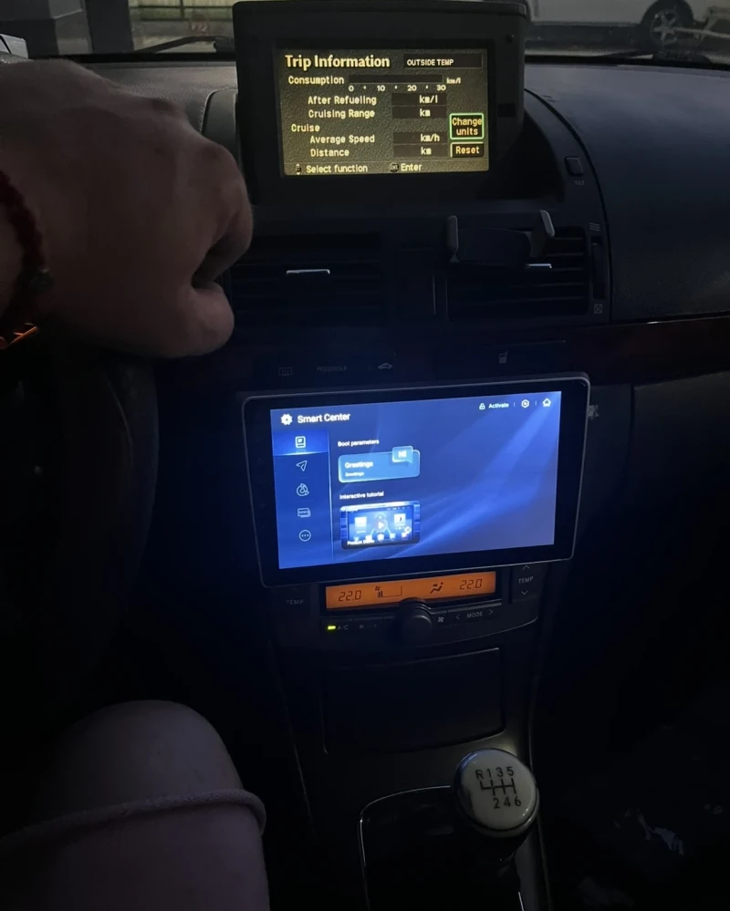 Toyota Avensis 2броя Навигация Рядка Версия със Всички Екстри , снимка 5 - Автомобили и джипове - 52046214