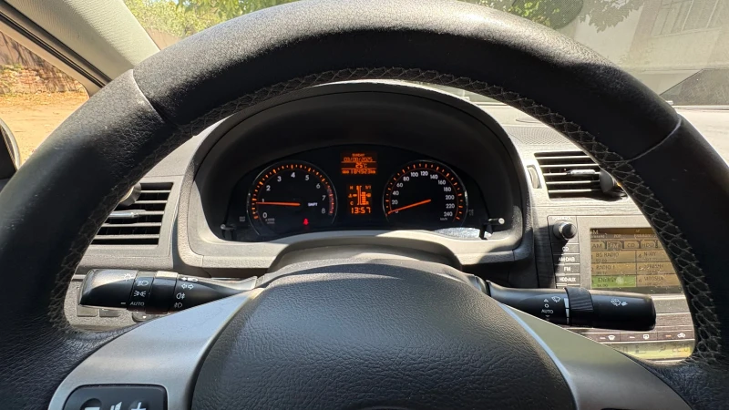 Toyota Avensis 2.0 152 к.с , снимка 6 - Автомобили и джипове - 51699581
