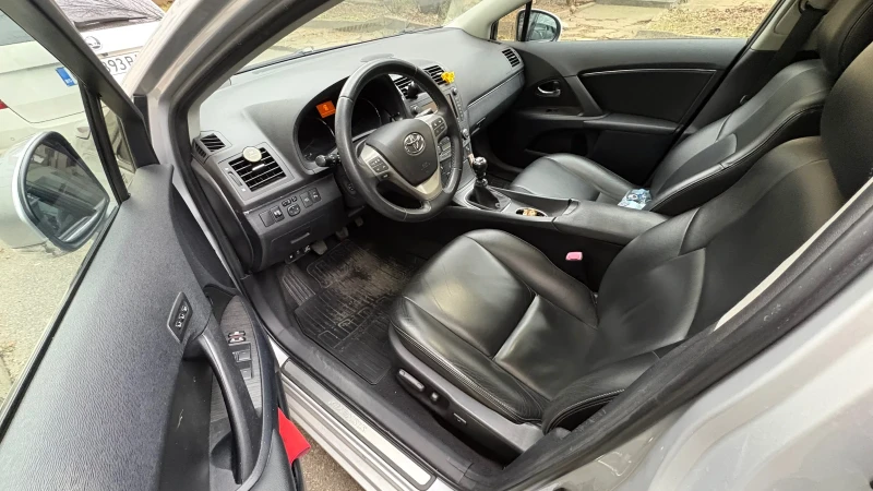 Toyota Avensis 2.0 152 к.с , снимка 9 - Автомобили и джипове - 51699581