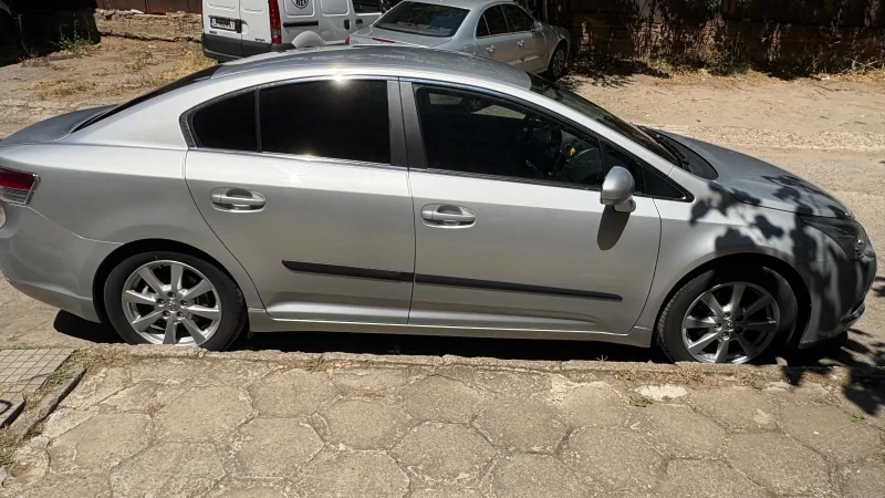 Toyota Avensis 2.0 152 к.с , снимка 4 - Автомобили и джипове - 51699581