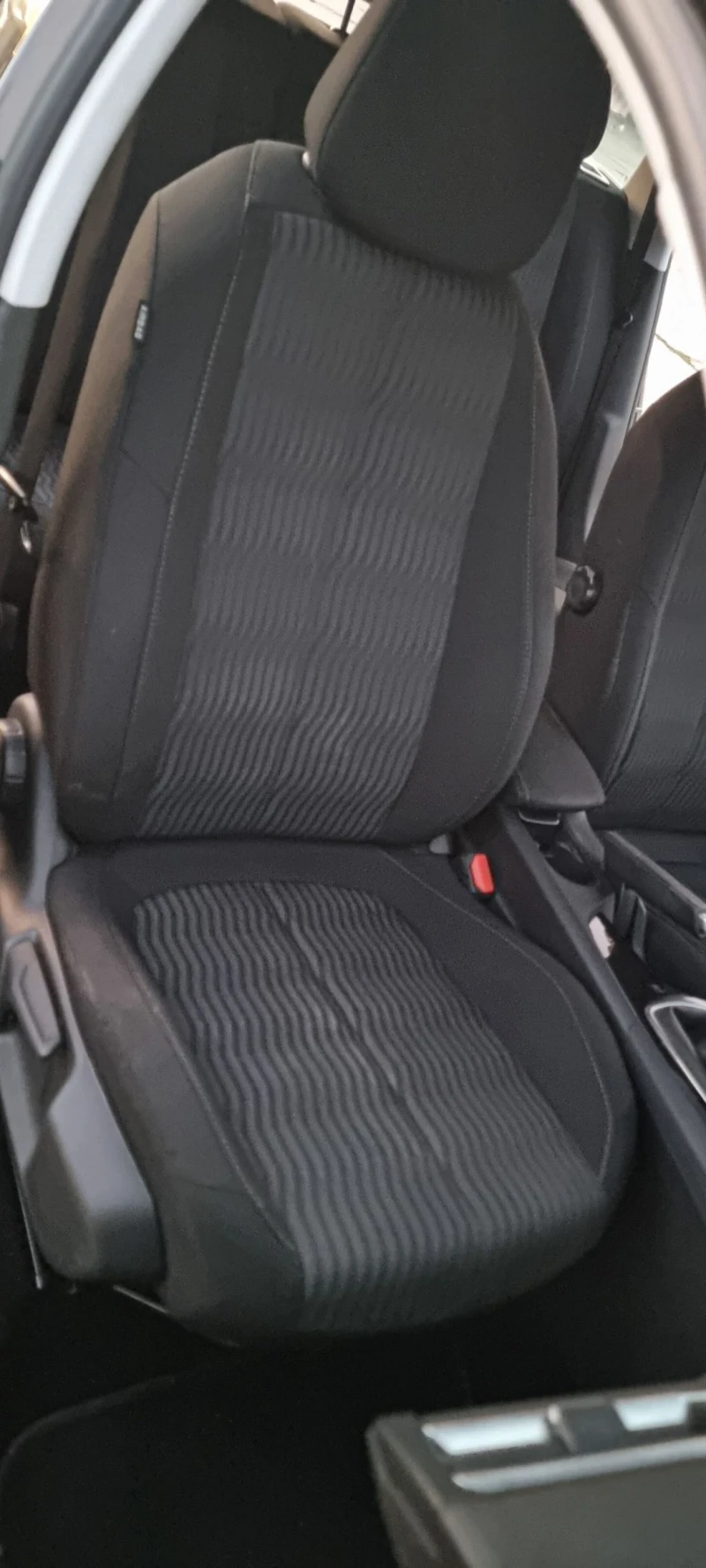 Peugeot 308 1.6 blue HDI Business Pack, снимка 8 - Автомобили и джипове - 51781880