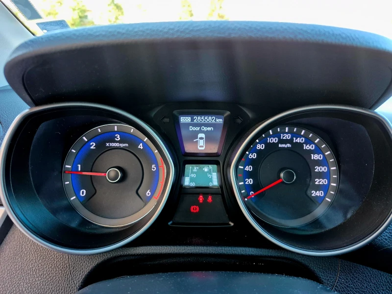 Hyundai I30 1.4crdi, снимка 12 - Автомобили и джипове - 52410200