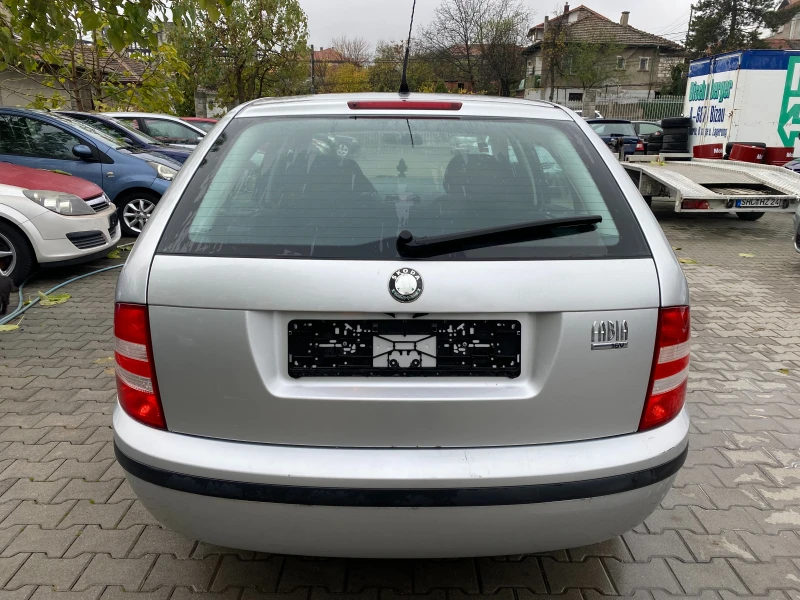 Skoda Fabia 1.4i 75к.с, снимка 4 - Автомобили и джипове - 52495022