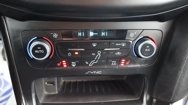 Ford Focus 1.5TDCI 120 К.С. Titanium Камера KeylessGo , снимка 12 - Автомобили и джипове - 52539658