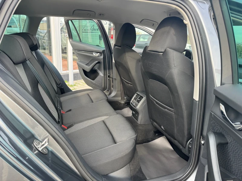 Skoda Octavia MATRIX#DIGITAL#DISTRONIC#ПОДГРЕВ#KEYLESS, снимка 11 - Автомобили и джипове - 52713544
