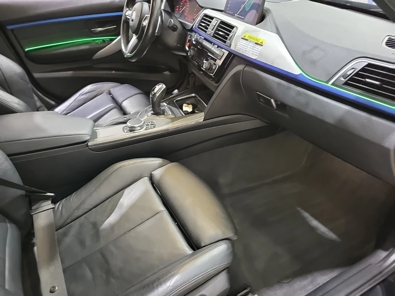 BMW 330 * 330I XDRIVE * CARFAX * БЕЗ ПЪРВОНАЧАЛНА ВНОСКА, снимка 10 - Автомобили и джипове - 52799752