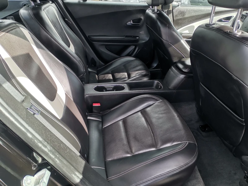 Chevrolet Volt Plug-in хибрид, снимка 11 - Автомобили и джипове - 53485736
