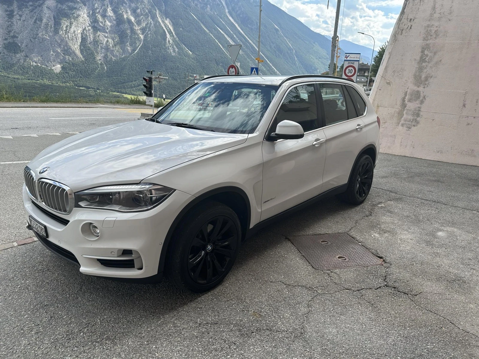 BMW X5  xDrive/40d - изображение 3