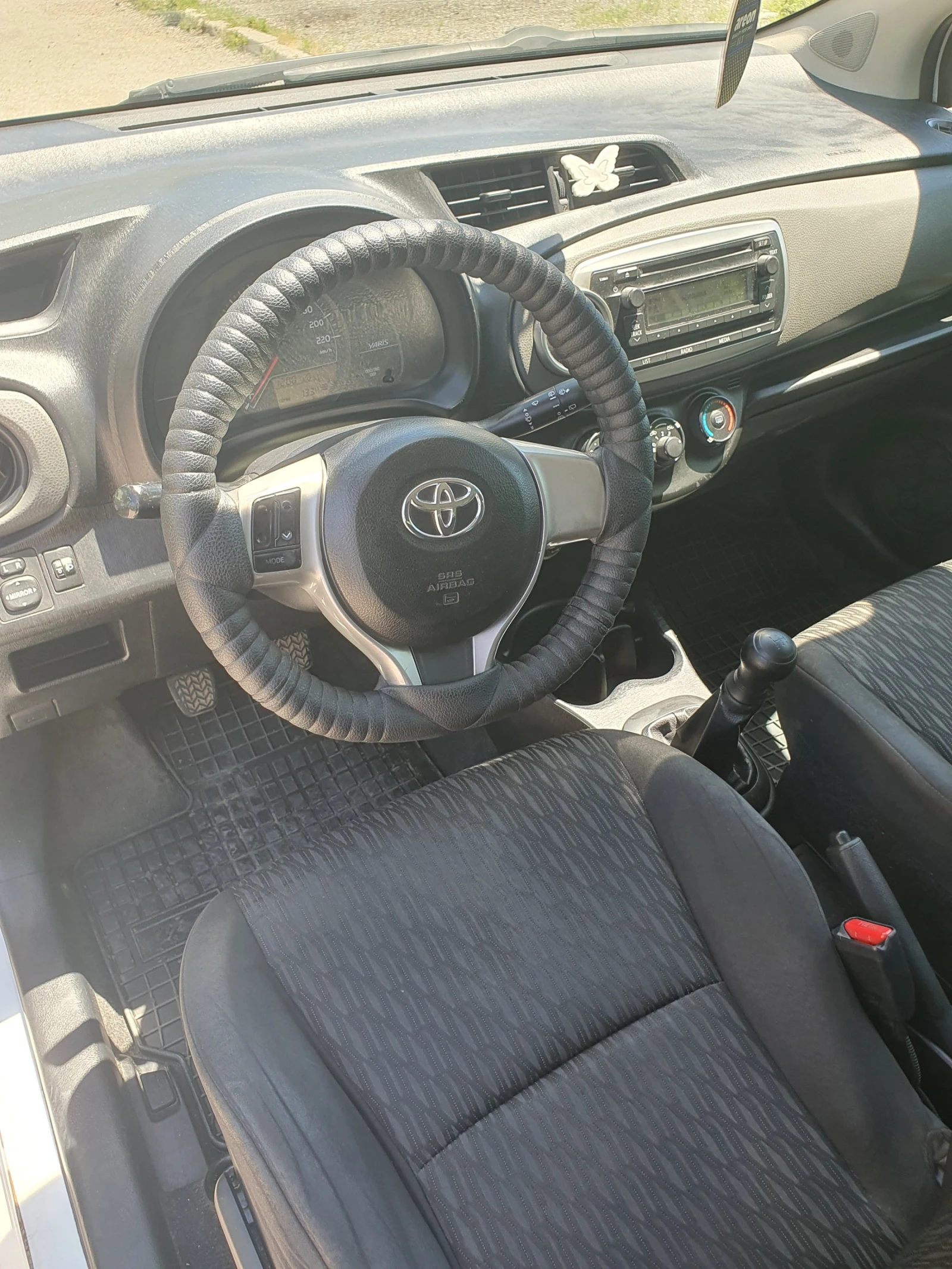 Toyota Yaris 1.0 - изображение 10