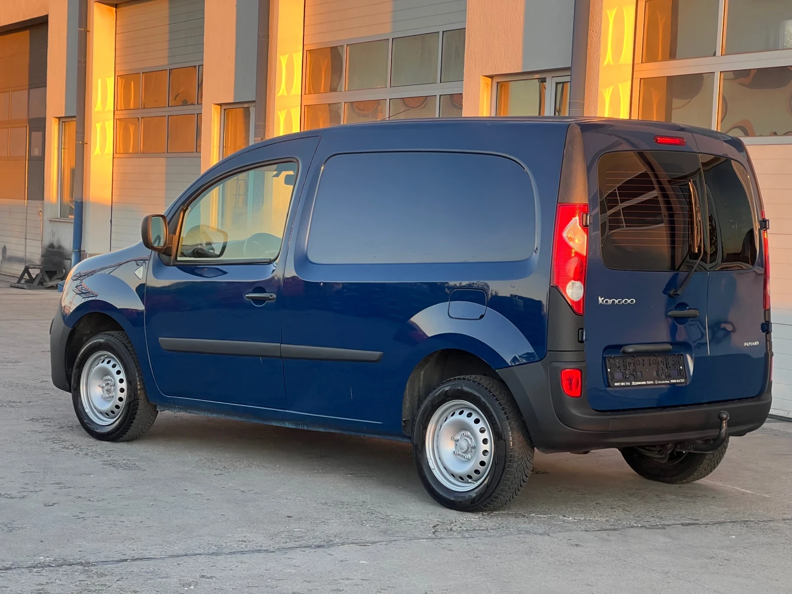 Renault Kangoo Климатик / 90к.с / Топ състояние - изображение 4