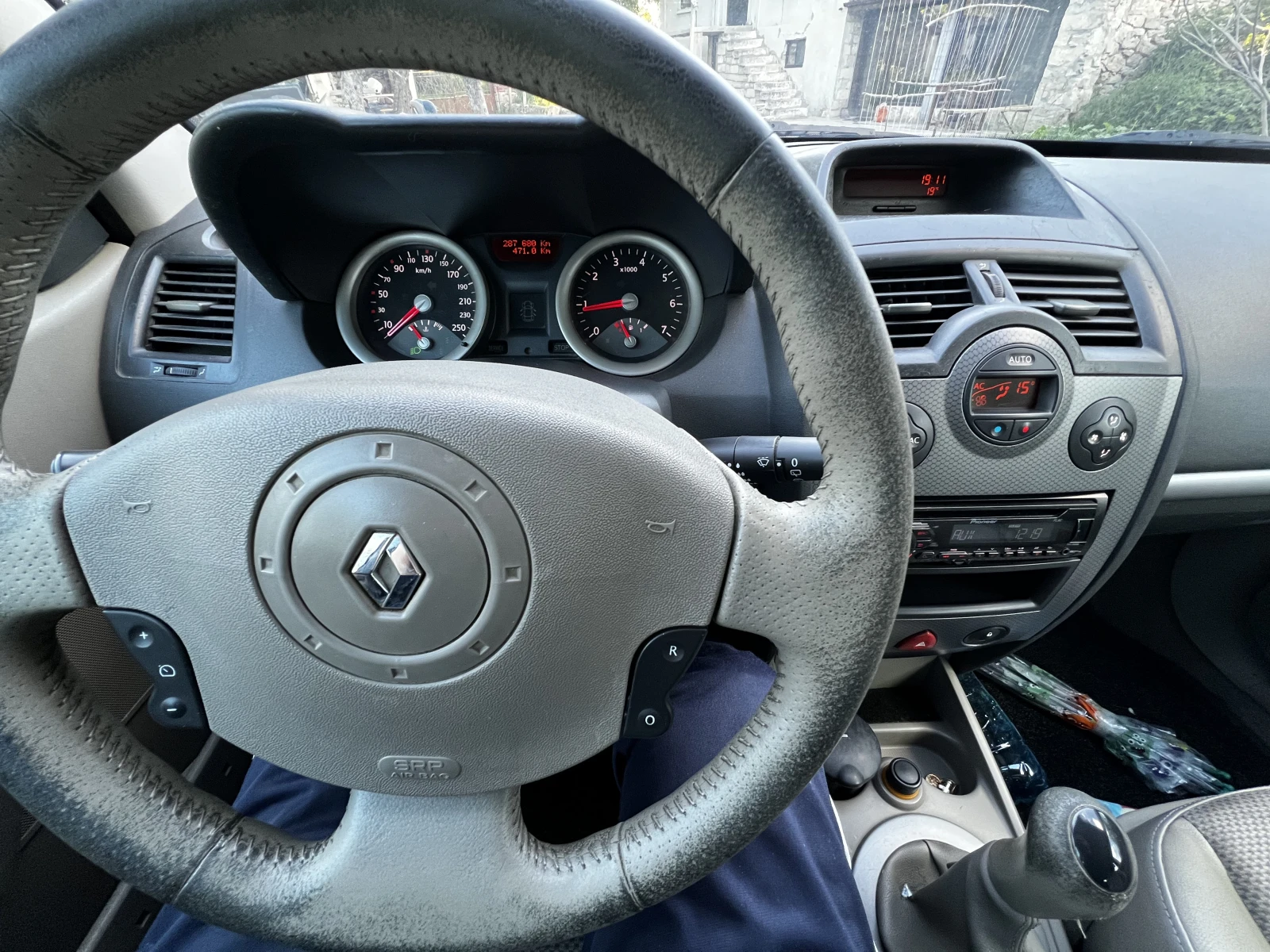 Renault Megane 1.6 16V LUXE, Keyless, Xenon, Подгрев - изображение 6