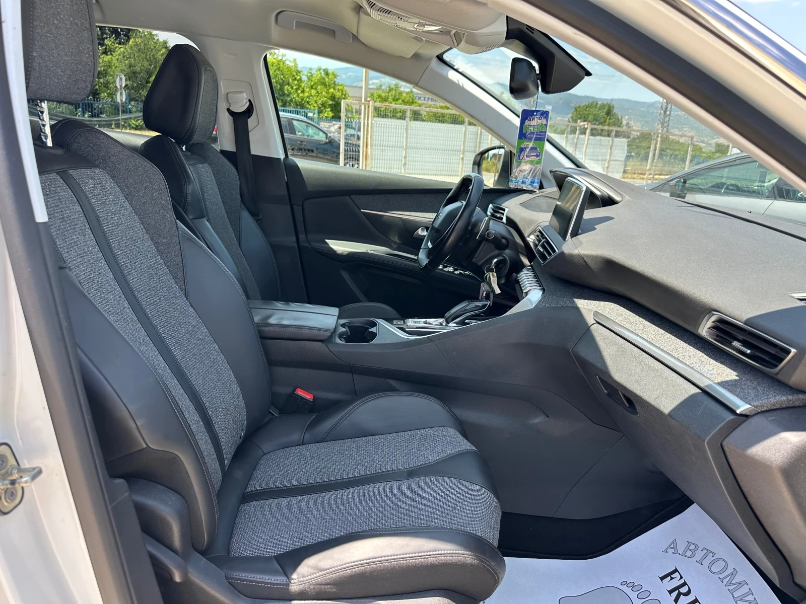 Peugeot 3008 1.5HDI ALLURE EAT8 - изображение 9