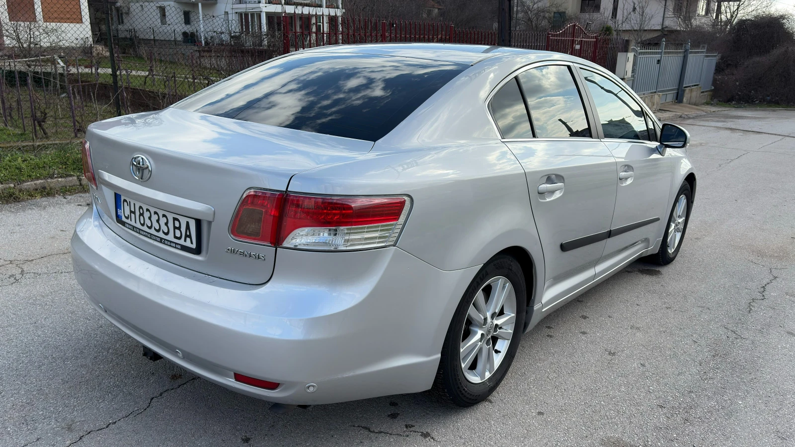 Toyota Avensis 2.0 152 к.с LPG - изображение 3
