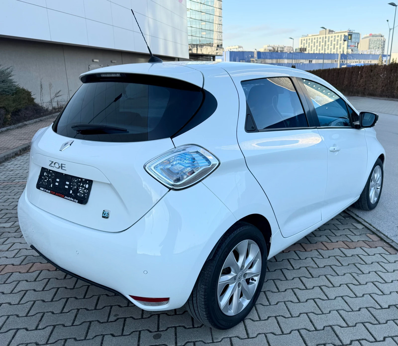 Renault Zoe 22kWh/Собствена батерия/Navi/Камера/KeylessGo - изображение 4